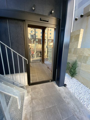 エアポートST-9ビルのエントランス