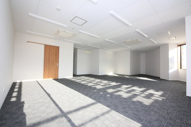 エアポートST-9ビルの内装