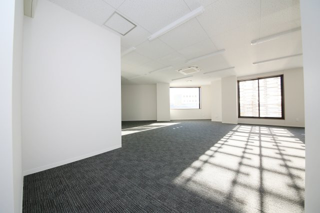 エアポートST-9ビルの内装