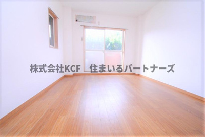 【その他】 | レ・コパン | 落ち着いた色調の洋室です