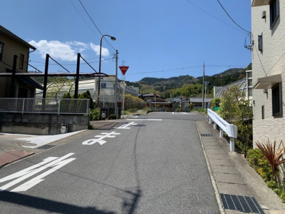 【前面道路含む現地写真】 | 大津市滋賀里1丁目27-25　中古戸建