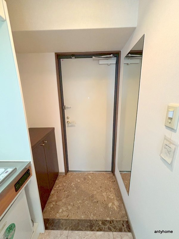 アスリート新大阪Ⅱ　仲介手数料無料の玄関
