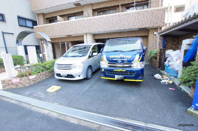 アスリート新大阪Ⅱ　仲介手数料無料の駐車場