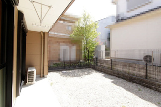 【庭】 | グランドパレス | 簡単な家庭菜園も楽しめるお庭です