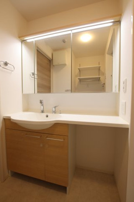 【独立洗面台】 | ファミーユ深井