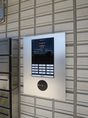 【セキュリティ】 | ファミーユ深井 | オートロック