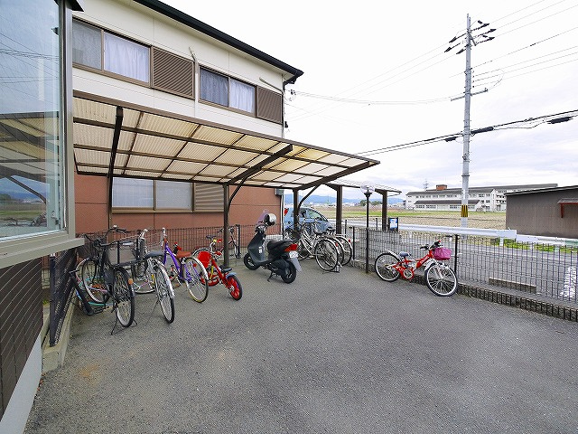 マノワール朱雀のその他共用部分|自転車置き場があります