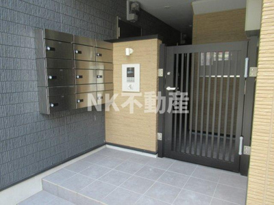 【エントランス】 | Limmon御厨（リーモンミクリヤ）（八戸ノ里賃貸） | 毎日通るエントランスはこのようになっています