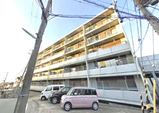 CARRONDS鈴蘭台北の外観