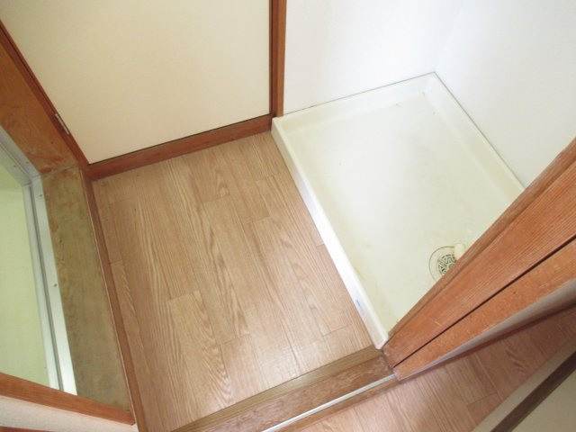 ムツミハイツAの洗面所|コンパクトで使いやすい洗面所