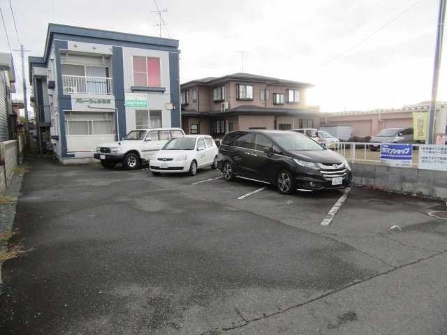 パレーシャル美畑の駐車場