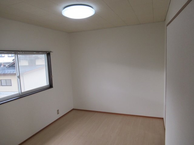 フローレスの洋室