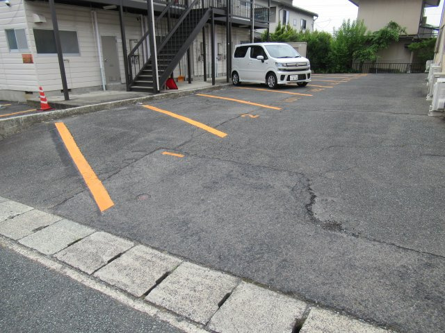 エコーハイツの駐車場