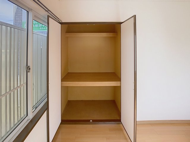 メゾンロイヤルＡの収納
