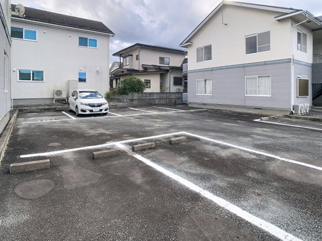 メゾンロイヤルＡの駐車場