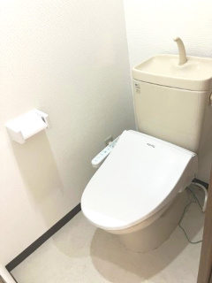 【トイレ】 | エンリッチFV号 | 温水洗浄便座は残置です
