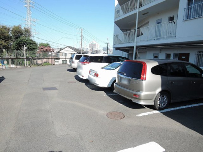 【駐車場】 | シーアイマンション東戸塚A棟 | 2019年8月購入時の平置き駐車場です。