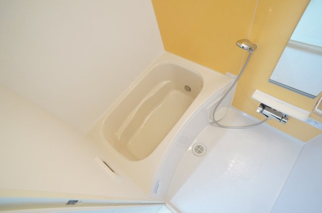 エクレール古結Iの浴室