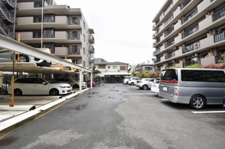 【駐車場】