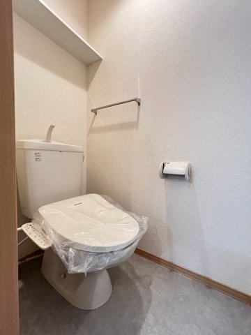 アヴァンス翼のトイレ|温水洗浄暖房便座付き