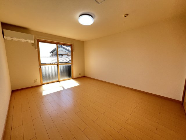 アヴァンス翼の洋室|洋室ゆったり10帖あります