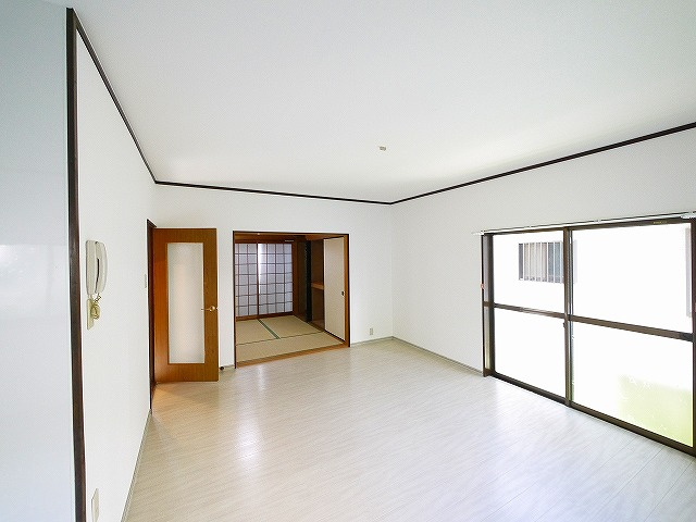 あやめ池北３丁目戸建の居間・リビング