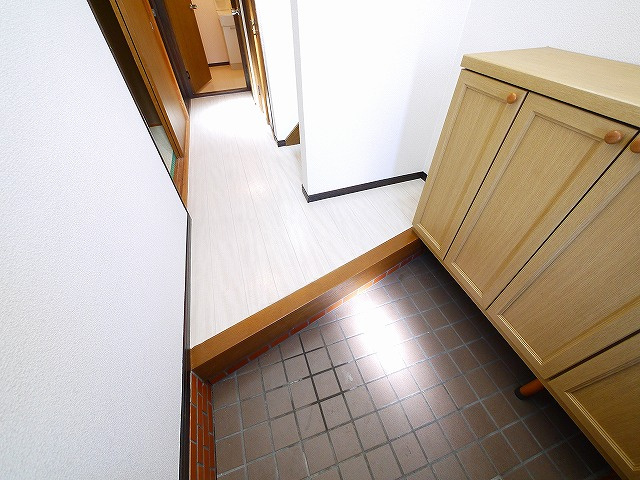 あやめ池北３丁目戸建の玄関