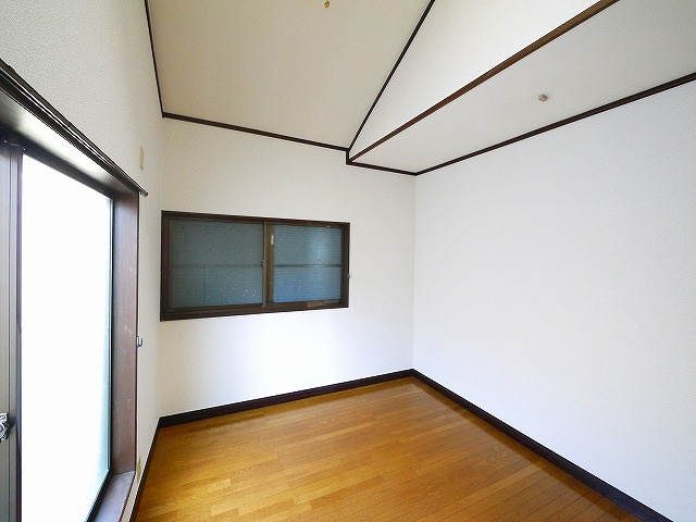 あやめ池北３丁目戸建の寝室