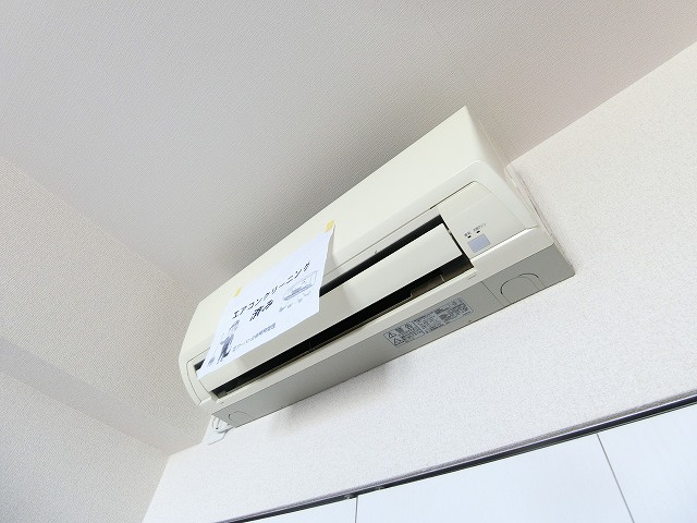 【設備】 | ロイヤルパレスセンター南 | 暑い夏や寒い冬に大活躍のエアコン付きです☆冷暖房完備で1年中快適に過ごせます♪