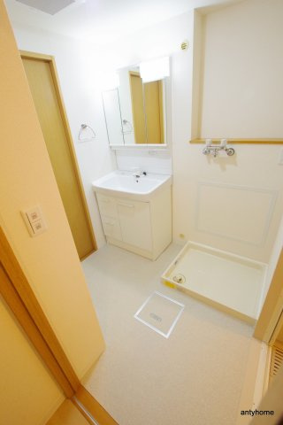 大阪市淀川区東三国２丁目の賃貸マンションの洗面所
