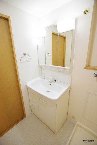 大阪市淀川区東三国２丁目の賃貸マンションの洗面所
