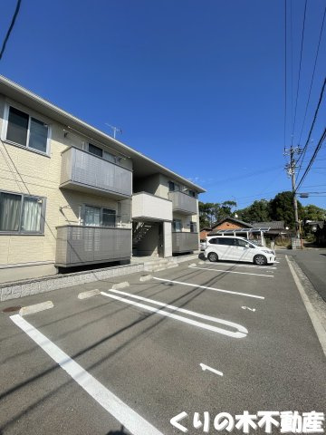 【駐車場】 | グロワール | 駐車場完備です