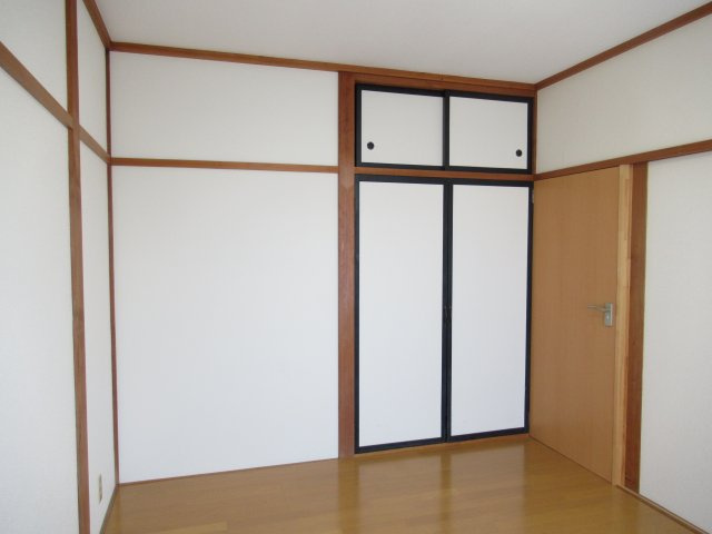 ムツミハイツＢの洋室|使い勝手のいい洋室です