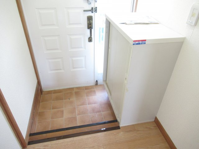 ムツミハイツＢの玄関|シンプルで使いやすい玄関です