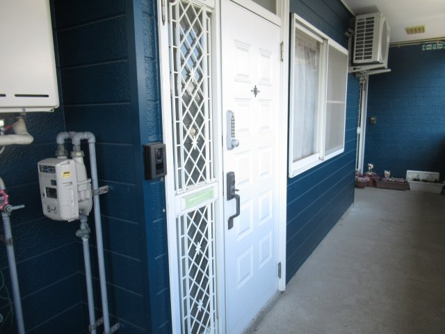 ムツミハイツＢのエントランス|毎日通るエントランスはこのようになっています