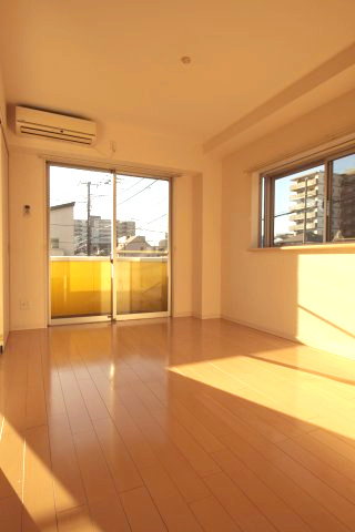 【居間・リビング】 | 栗林第7ビル