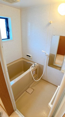 OASIS　SATONAKA　A棟の浴室