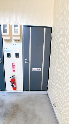 OASIS　SATONAKA　A棟の玄関