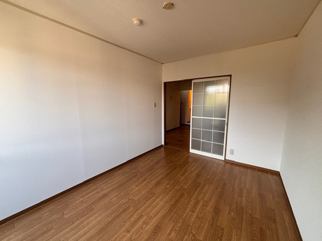 パークヒルズ春日丘の洋室