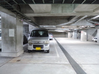 【駐車場】