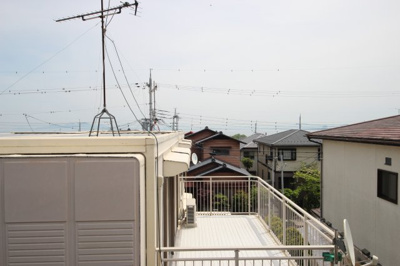 【展望】 | 大津市水明１丁目13-14 リフォーム済戸建て | 建物越しに琵琶湖も見えます