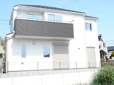 【外観】 | 上尾市(東大宮)　瓦葺　全2棟　2号棟　35坪 | 外観も気になるポイント。2890から2490万円に価格変更です。