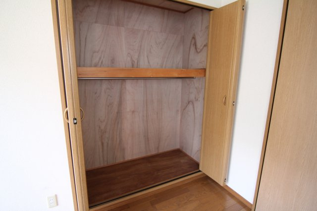 【収納】 | ナニワハイツ | 下段ハンガーパイプ有り