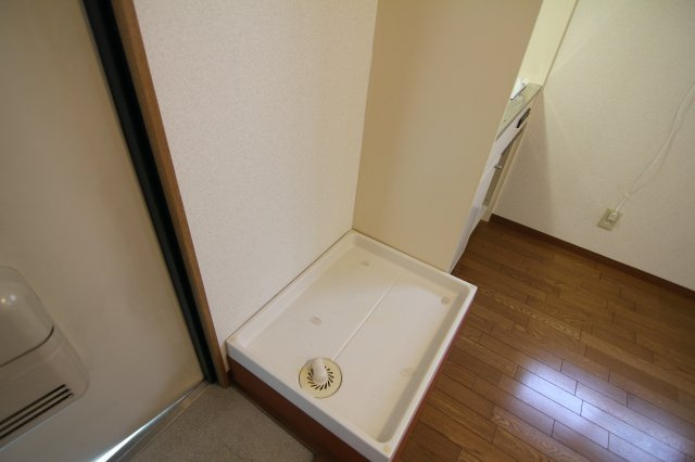 【設備】 | ナニワハイツ | 洗濯機置場