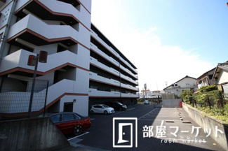 【駐車場】