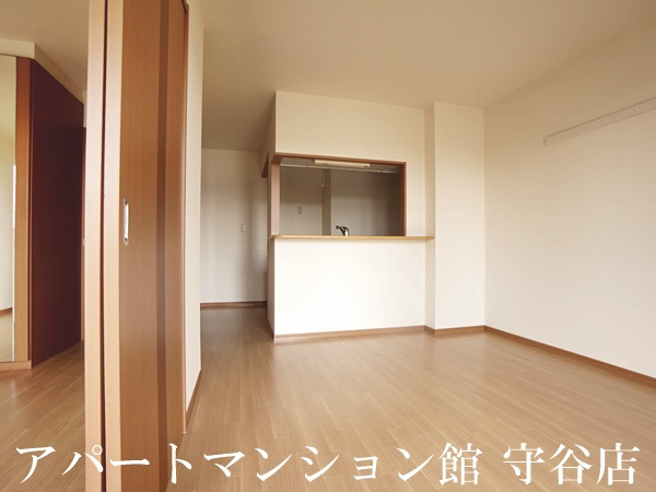 フレンドハウスの居間・リビング