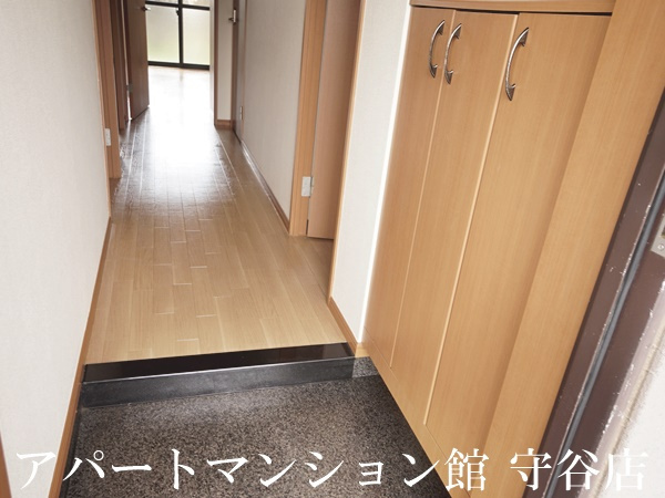 フレンドハウスの玄関