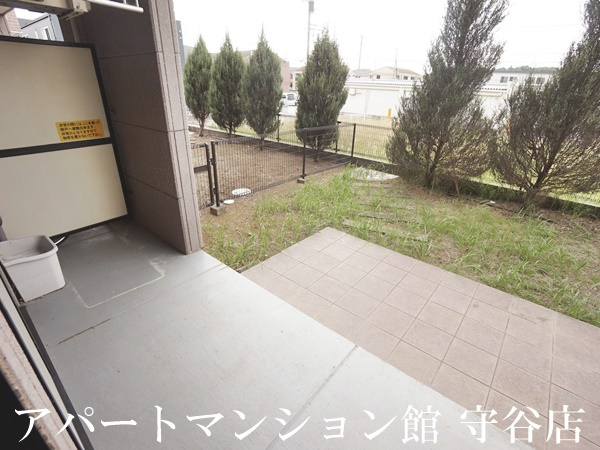 フレンドハウスの庭