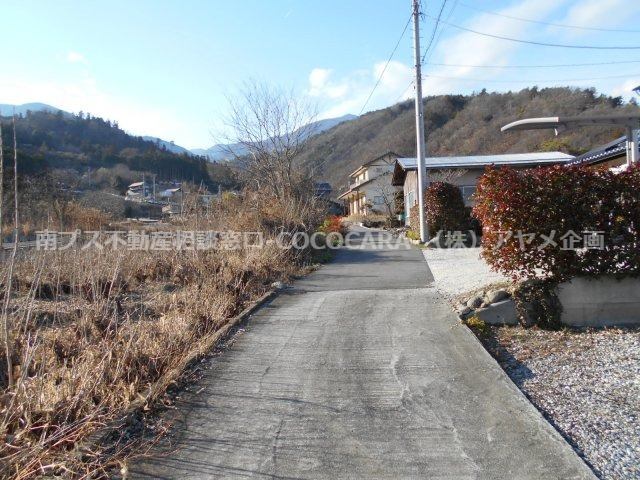 売地の前面道路含む現地写真|北側前面道路を含む現地撮影
1月16日午後3時頃