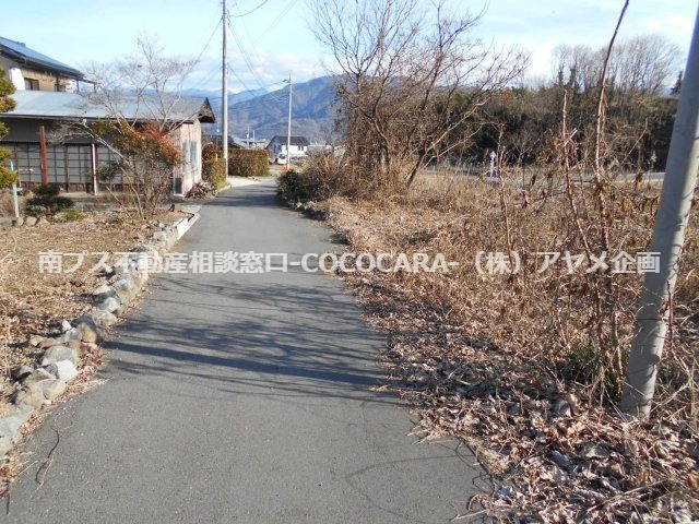 売地の周辺|北側前面道路状況
交通量ほとんどないです。閑静で子育てしやすい環境です♬
